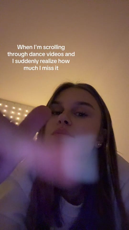 Post 7 by 𝘌 𝘔 𝘌 𝘓 𝘐 𝘌 on TikTok (video)