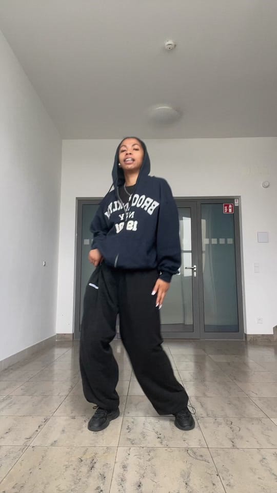 Post 1 by MioraValerie🇲🇬 on TikTok (video)