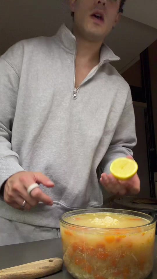Post 8 by Alex Acosta on TikTok (video)