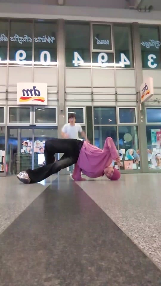 Post 7 by nikalaschka on TikTok (video)