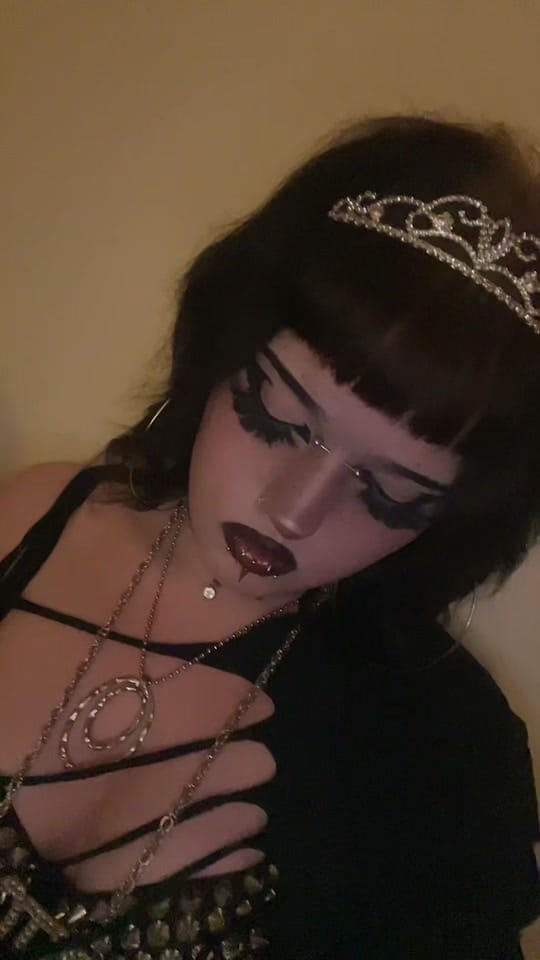 Post 5 by emmi ☭ on TikTok (video)