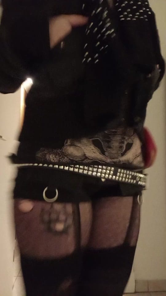 Post 6 by emmi ☭ on TikTok (video)