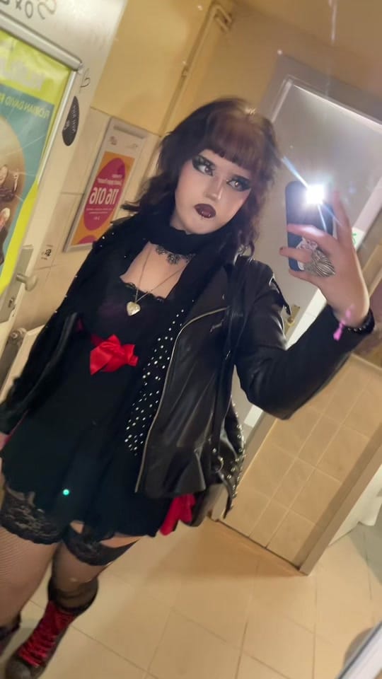 Post 3 by emmi ☭ on TikTok (video)