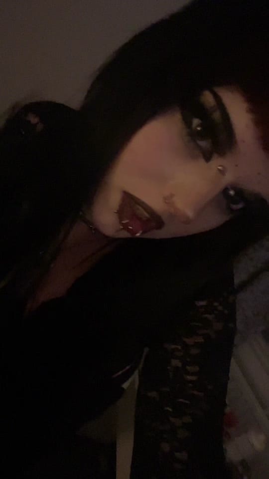 Post 1 by emmi ☭ on TikTok (video)