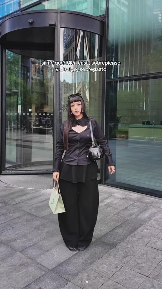 Post 6 by laura ✧✦ on TikTok (video)