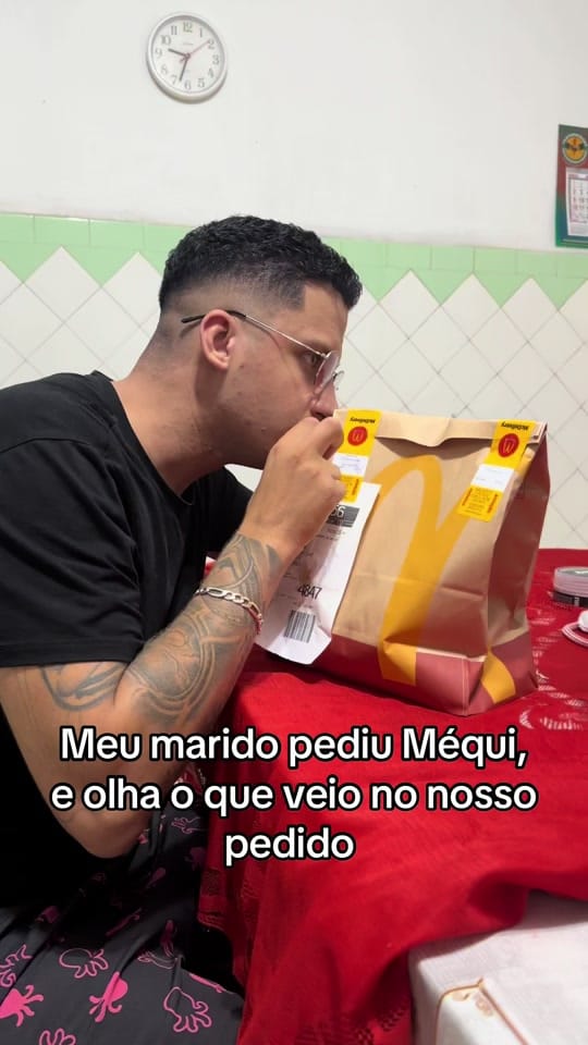 Post 8 by Vitoria Jacob on TikTok (video)