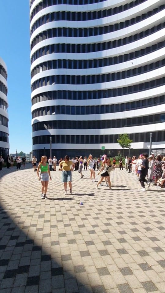 Post 10 by KPOP RandomDance Düsseldorf on TikTok (video)