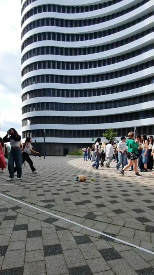 Post 3 by KPOP RandomDance Düsseldorf on TikTok (video)