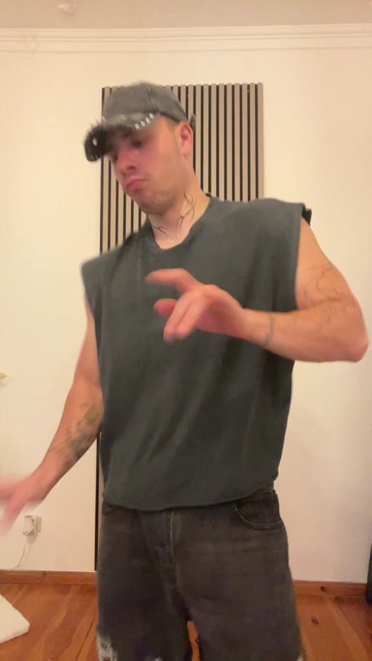Post 3 by symondance on TikTok (video)