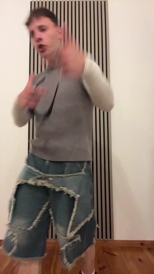 Post 6 by symondance on TikTok (video)