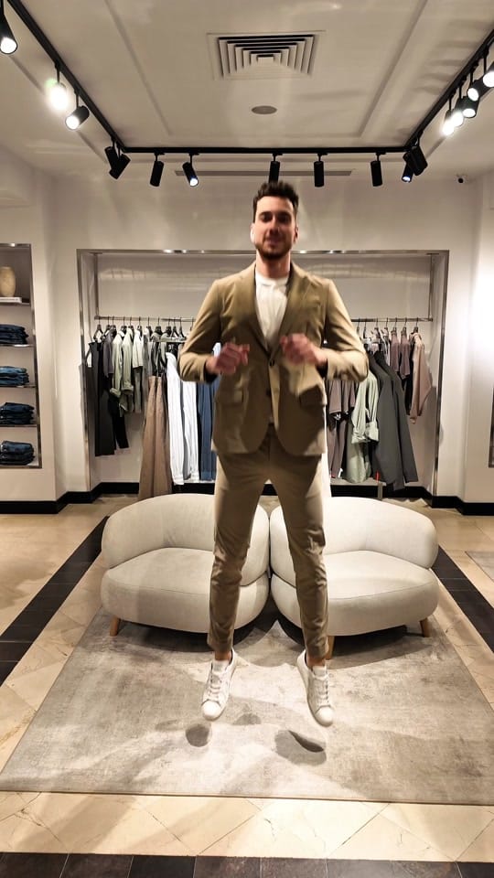 Post 7 by FRANK STORE 1987 on TikTok (video)