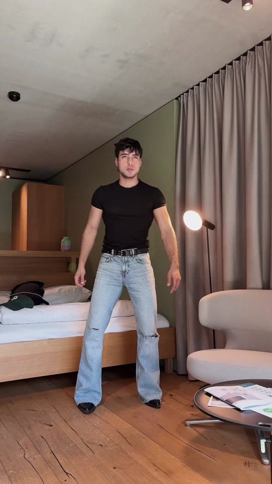 Post 7 by AlejandroUrdaneta on TikTok (video)