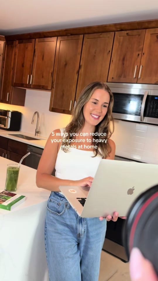Post 3 by Nicole, Integrative Dietitian on TikTok (video)