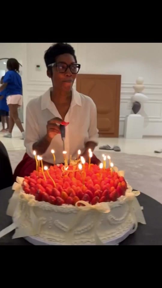 Post 7 by Afromixx on TikTok (video)