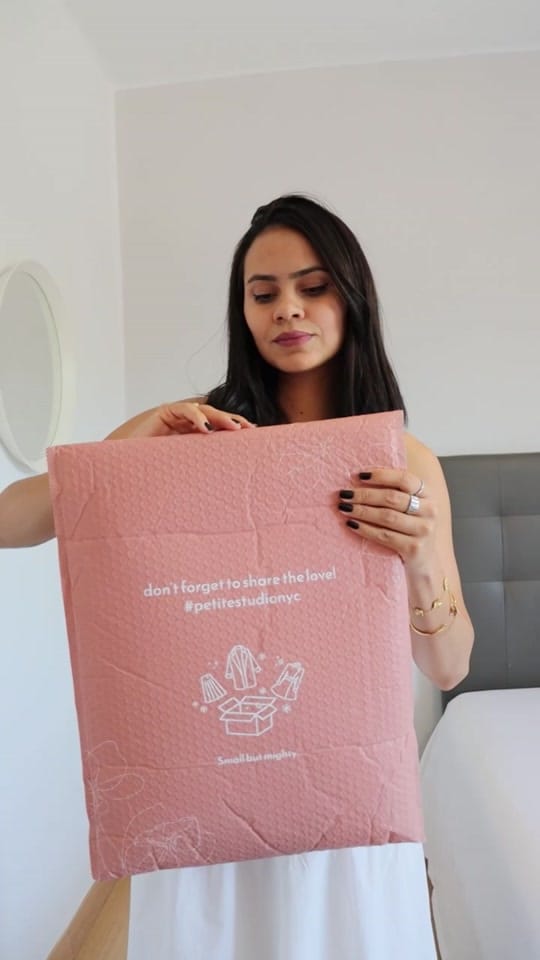 Post 5 by Karoline on TikTok (video)
