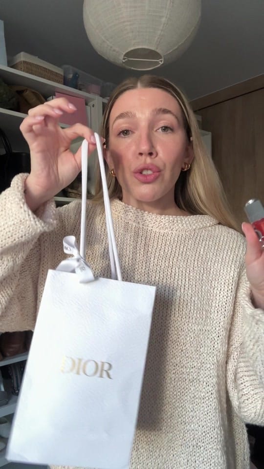 Post 4 by Marta Grande on TikTok (video)