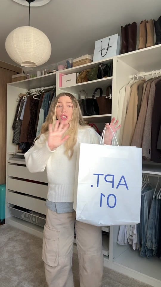 Post 8 by Marta Grande on TikTok (video)