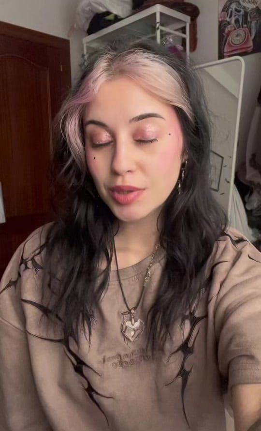 Post 2 by 🕷️Julia🕷️ on TikTok (video)