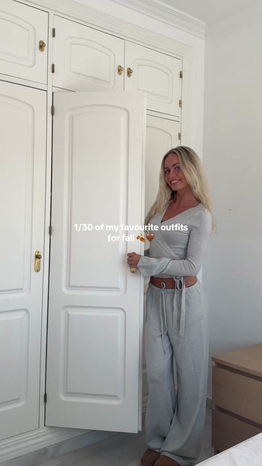 Post 10 by Josefine Bak on TikTok (video)