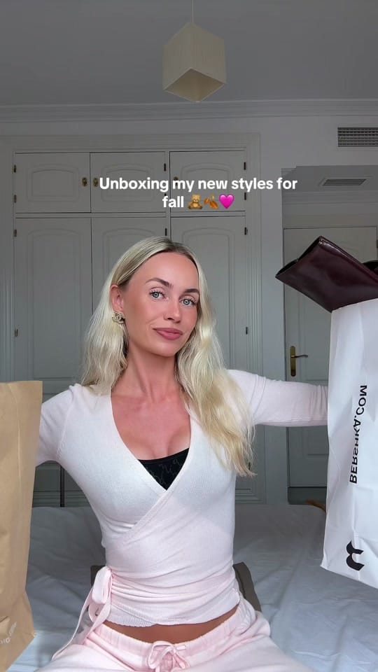 Post 8 by Josefine Bak on TikTok (video)