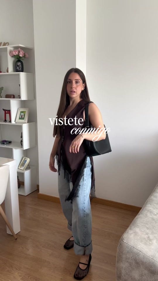 Post 6 by ADRIANA CARVI on TikTok (video)