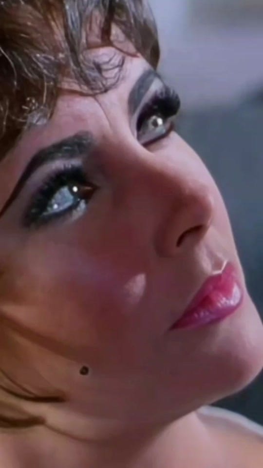 Post 2 by Lidia on TikTok (video)