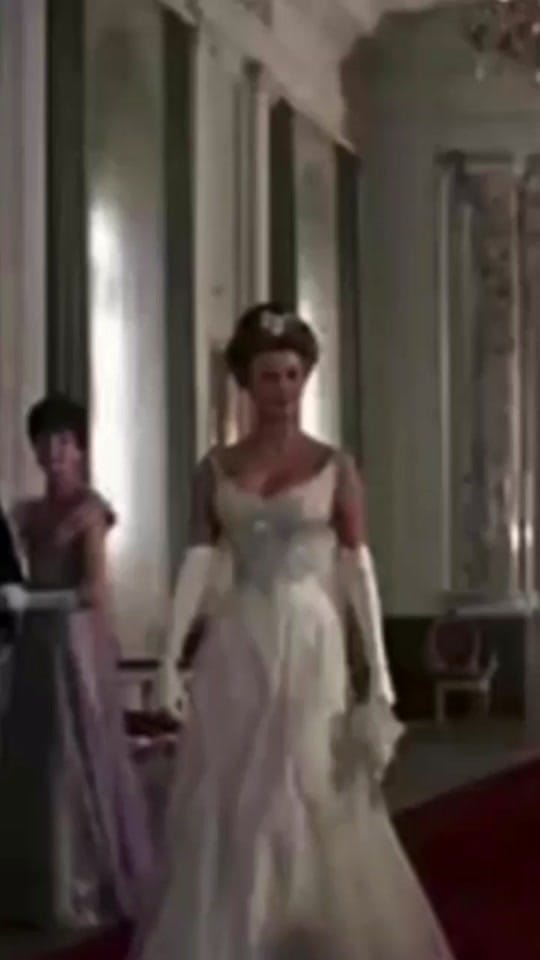 Post 10 by Lidia on TikTok (video)