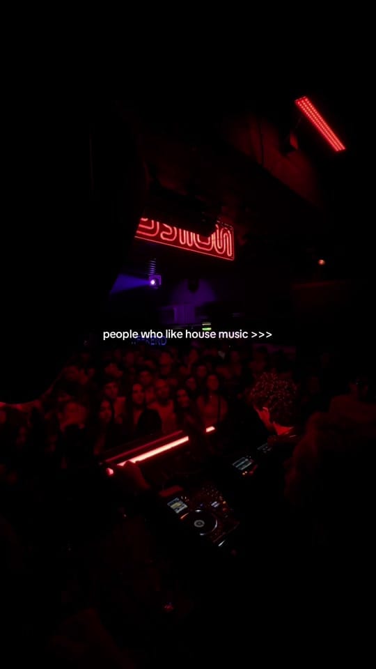 Post 9 by Noire Berlin on TikTok (video)