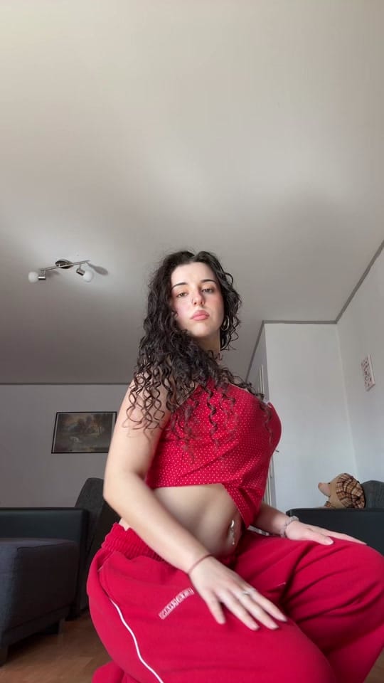 Post 3 by kelly<3 on TikTok (video)