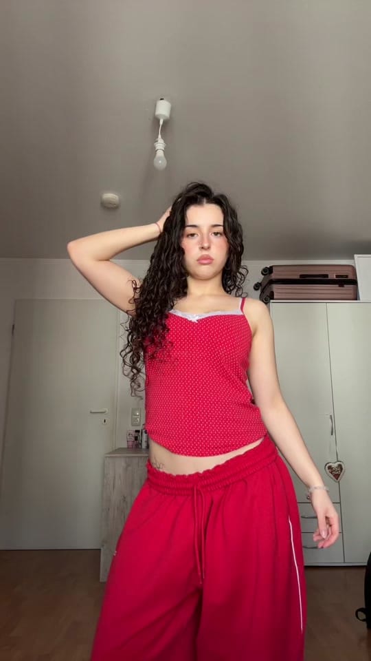 Post 1 by kelly<3 on TikTok (video)