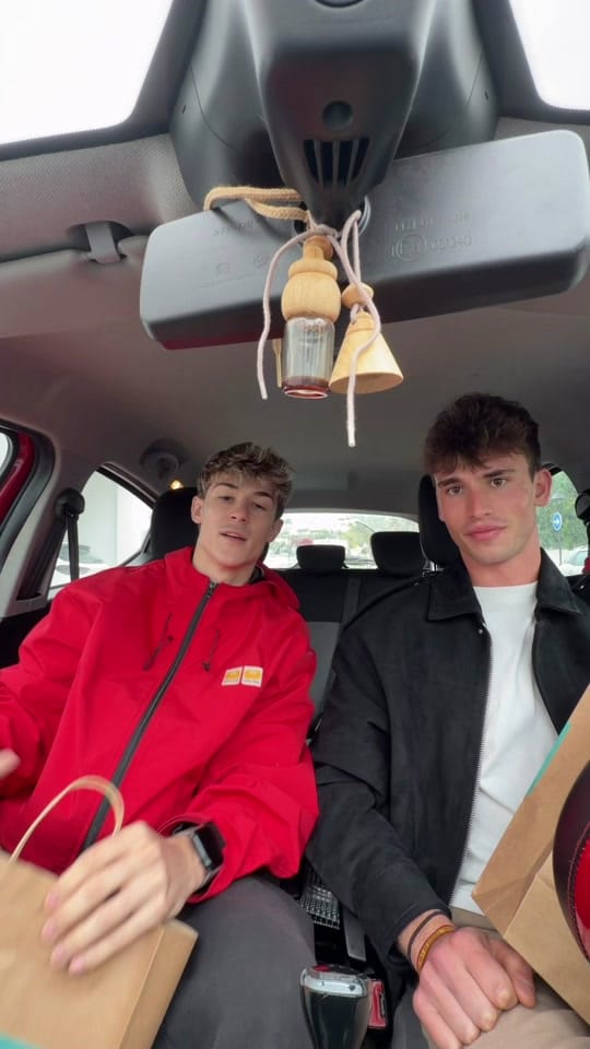 Post 3 by javiierplanells on TikTok (video)