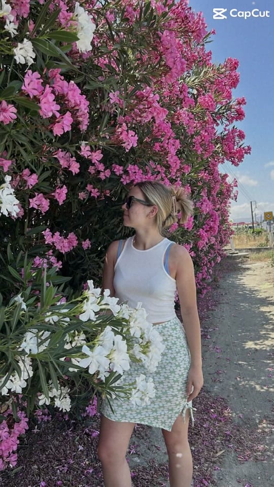Post 1 by J A M I E on TikTok (video)