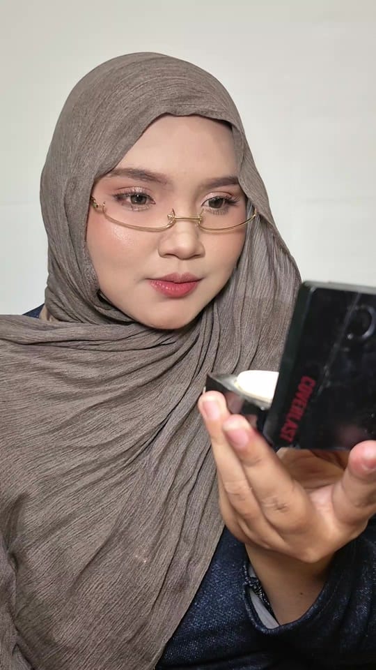 Post 6 by intann | riview makeup on TikTok (video)