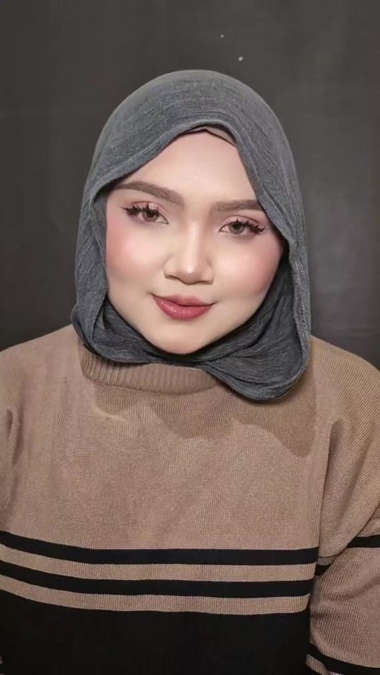 Post 1 by intann | riview makeup on TikTok (video)