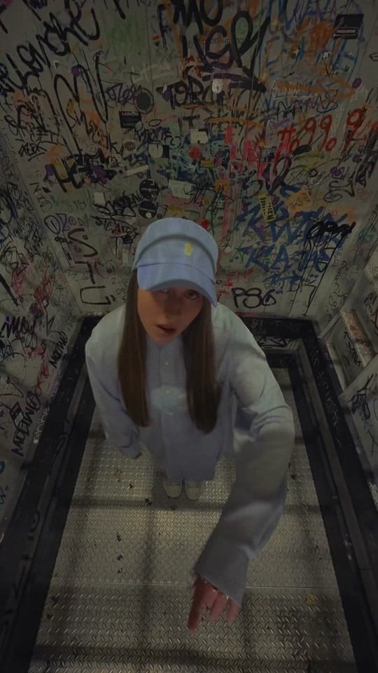 Post 4 by EMY on TikTok (video)