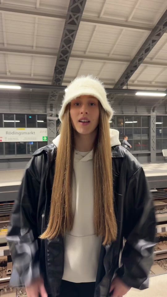 Post 8 by EMY on TikTok (video)