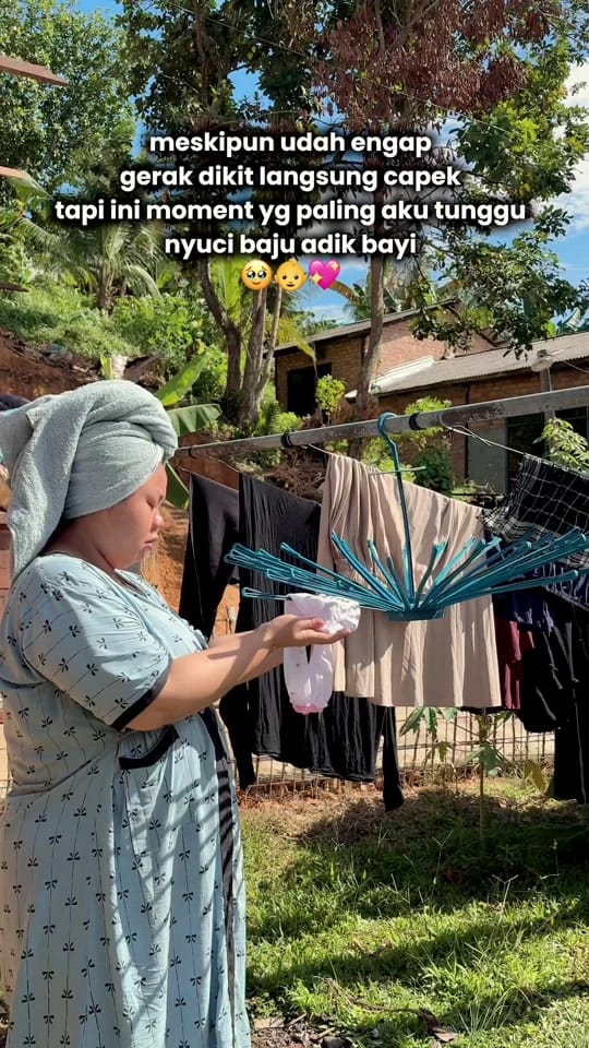Post 2 by 𝕚𝕘 : 𝕊𝕒𝕟𝕚𝕒𝕕𝕖𝕨𝕚𝕥 on TikTok (video)