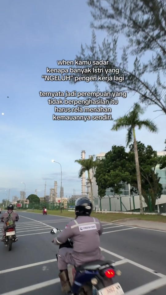 Post 3 by 𝕚𝕘 : 𝕊𝕒𝕟𝕚𝕒𝕕𝕖𝕨𝕚𝕥 on TikTok (video)