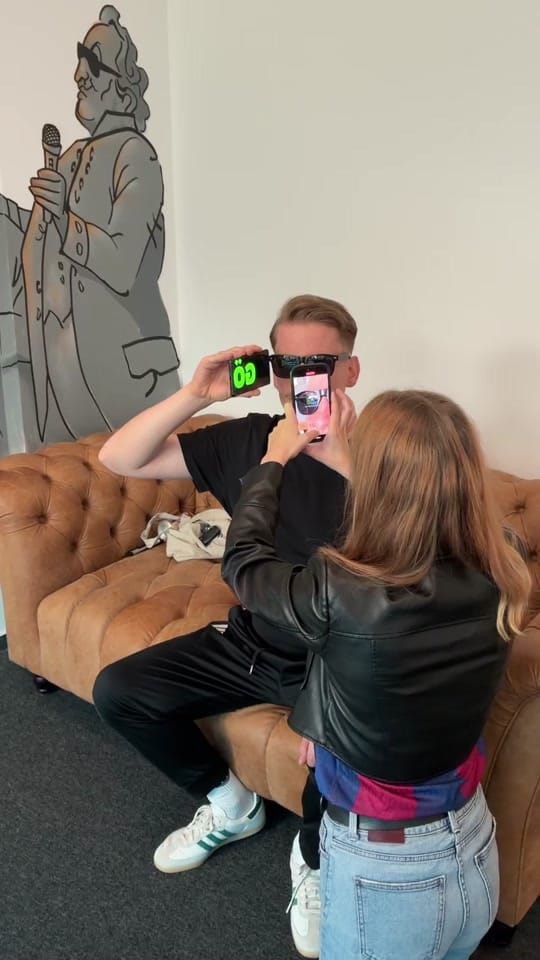 Post 3 by radiotop40 on TikTok (video)