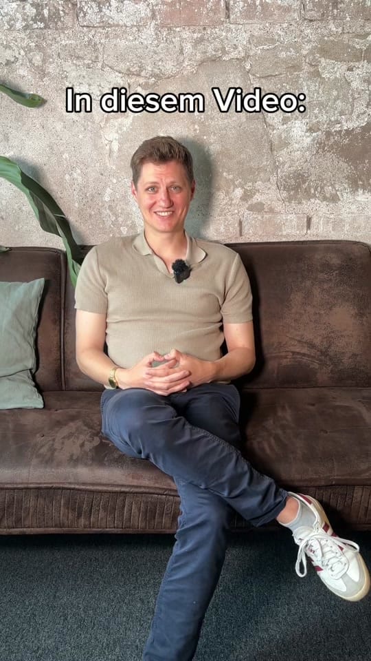 Post 6 by radiotop40 on TikTok (video)
