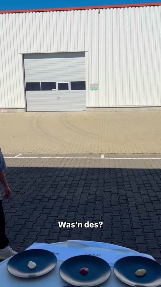 Post 8 by radiotop40 on TikTok (video)