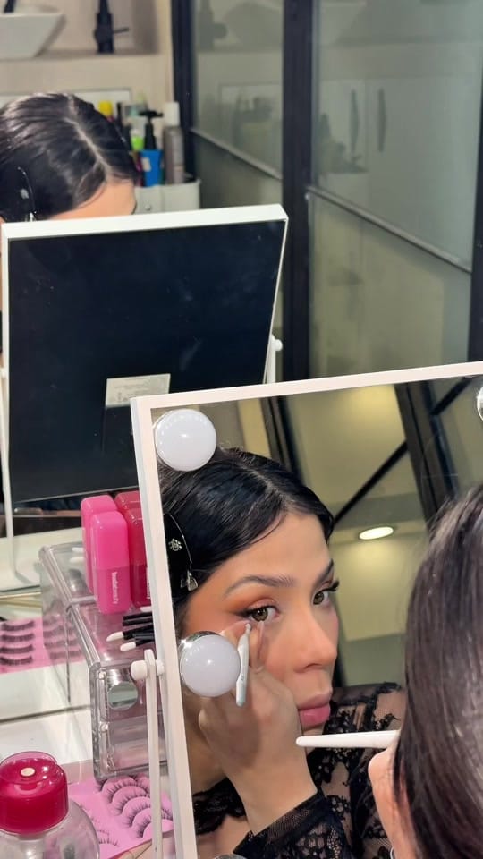 Post 5 by Maquilladora Madrid on TikTok (video)