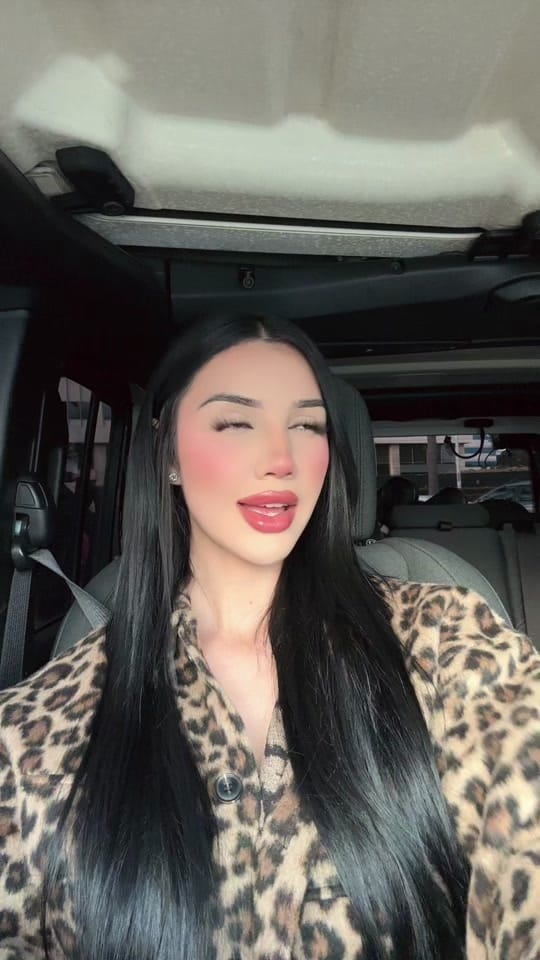 Post 8 by esmeevall on TikTok (video)