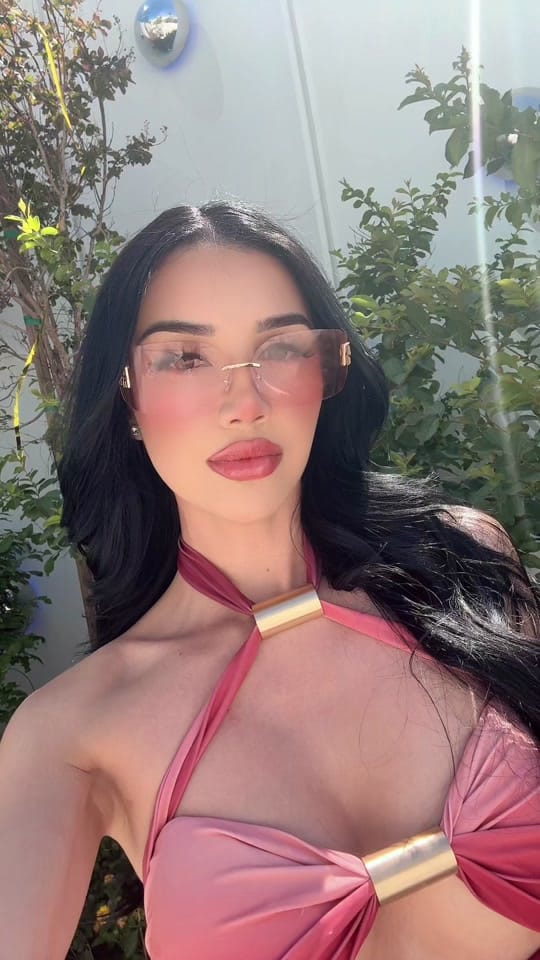 Post 3 by esmeevall on TikTok (video)