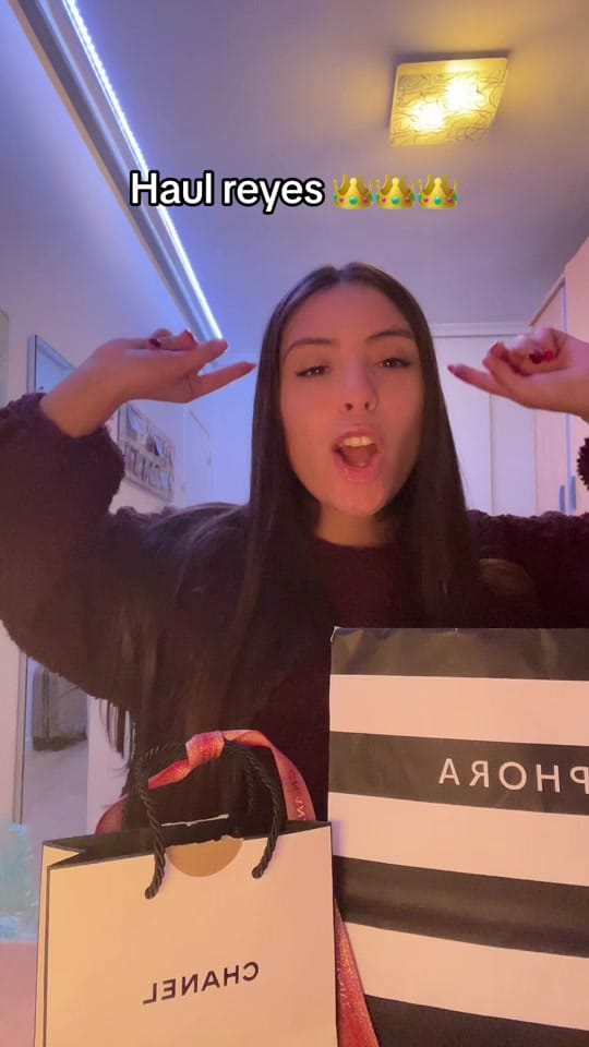 Post 8 by juliacr20 on TikTok (video)