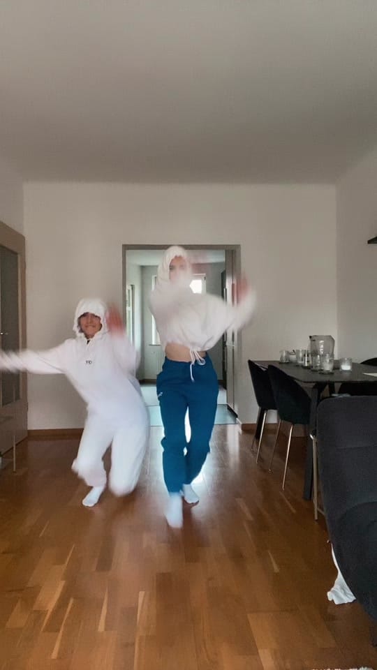 Post 1 by Desireé on TikTok (video)
