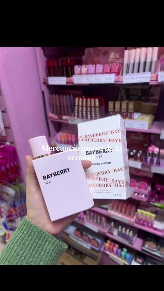 Post 2 by Sophie's makeup on TikTok (video)