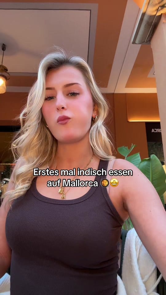 Post 4 by linaa on TikTok (video)