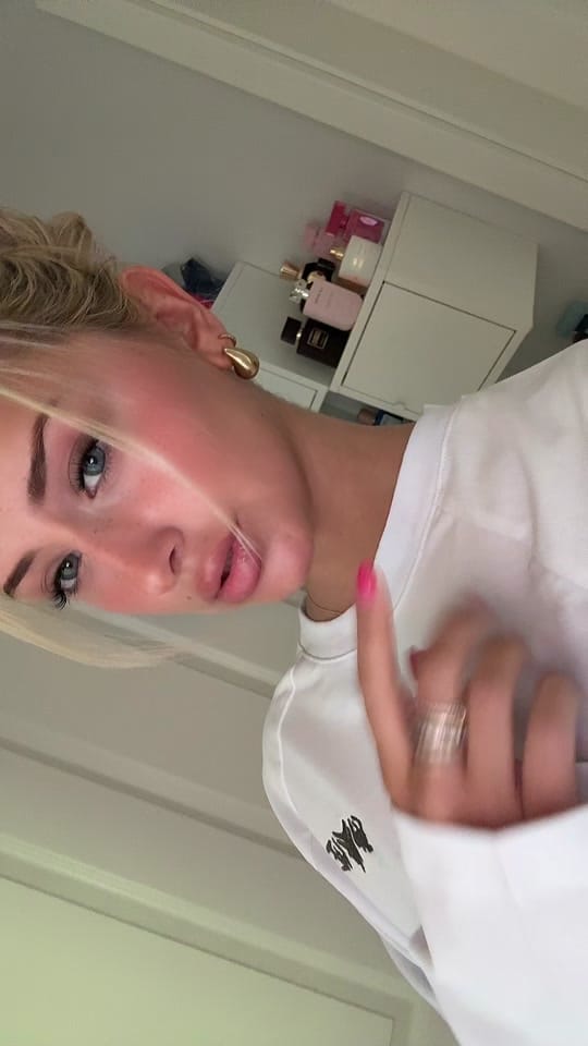 Post 7 by linaa on TikTok (video)