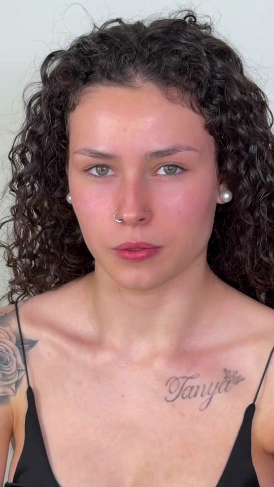 Post 6 by Alexandra Flavia Bit on TikTok (video)